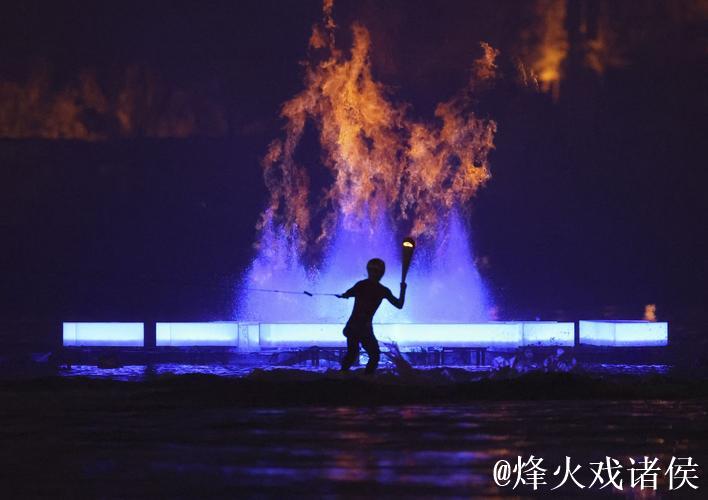 “牵手世运 点燃梦想” 成都世运会火炬传递在三星堆启动